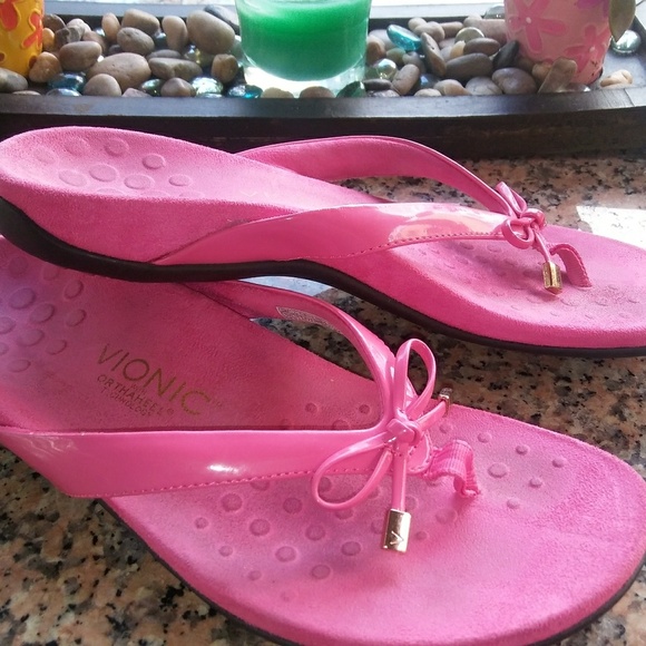 vionic pink flip flops
